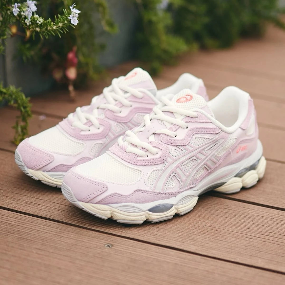ASICS